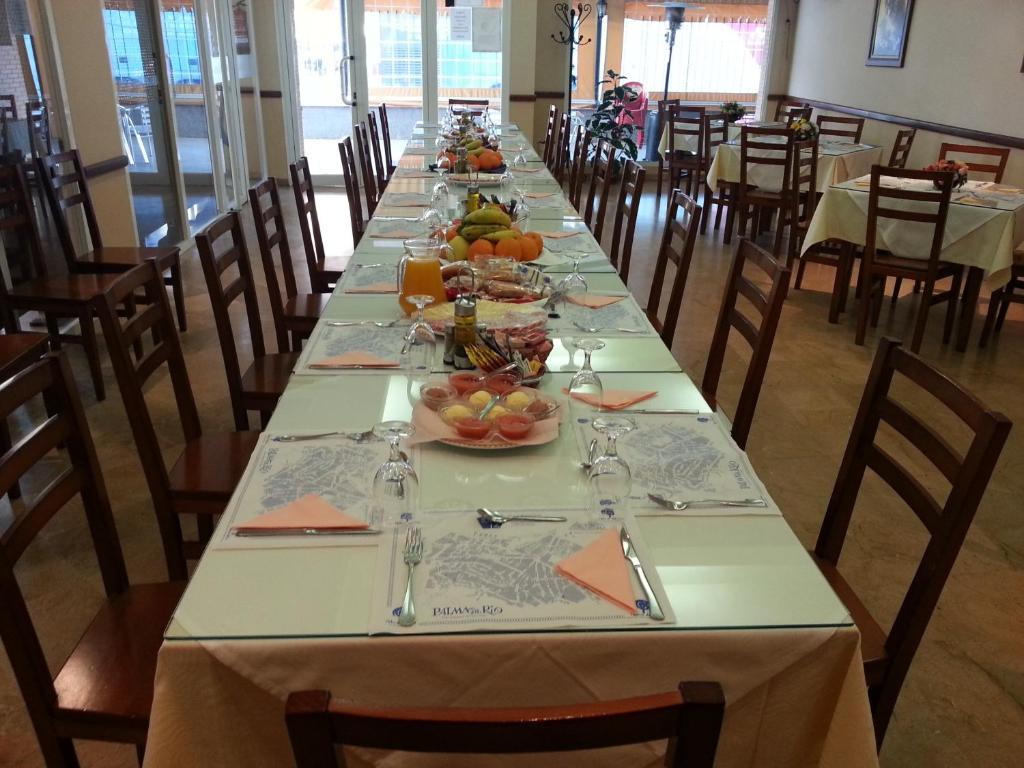 Hostal Restaurante Hermanos Zamora ปัลมา เดล ริโอ ภายนอก รูปภาพ